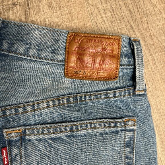 LEVI’S 501 Buttonfly Distressed Denim Jeans Women’s - Picture 9 of 11